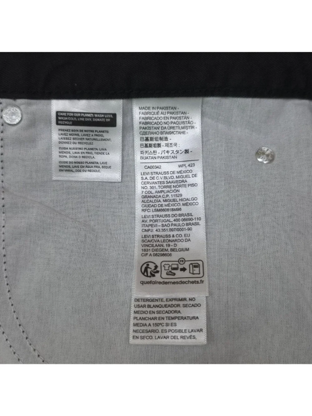 Levis 80s Mom Jeans W33 L30 High Rise Tapered Leg Relaxed Hip & Thigh IRREGULAR